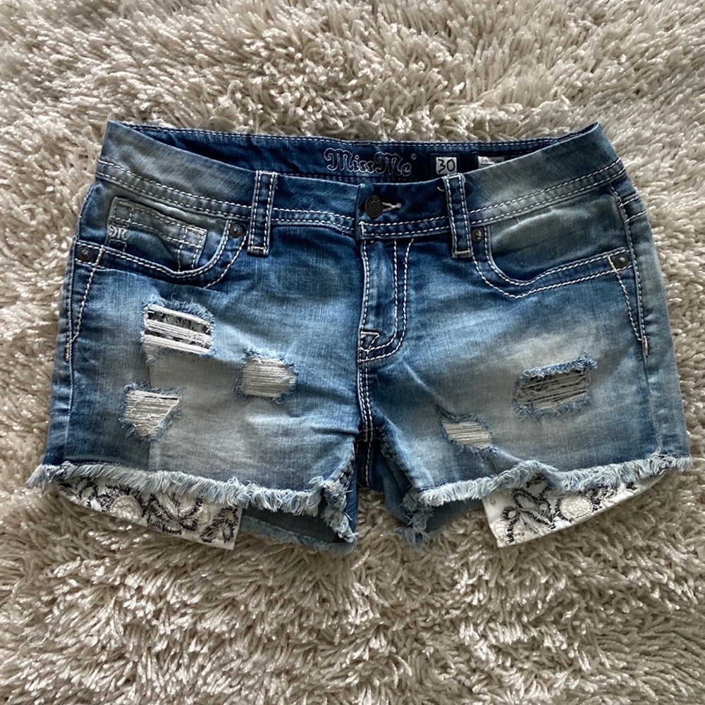 Miss Me Shorts Size 30